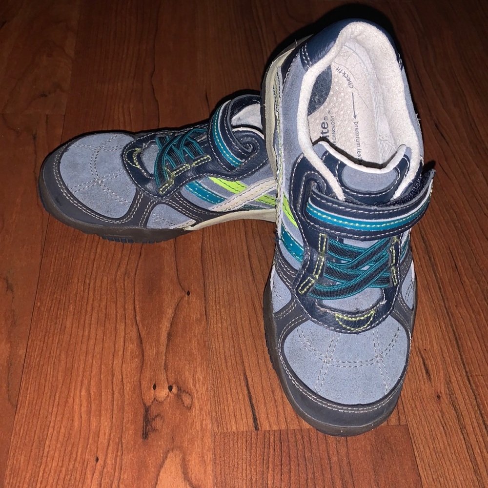 Boys Stride Rite tennis shoes